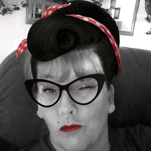 Meet your Posher, Joan